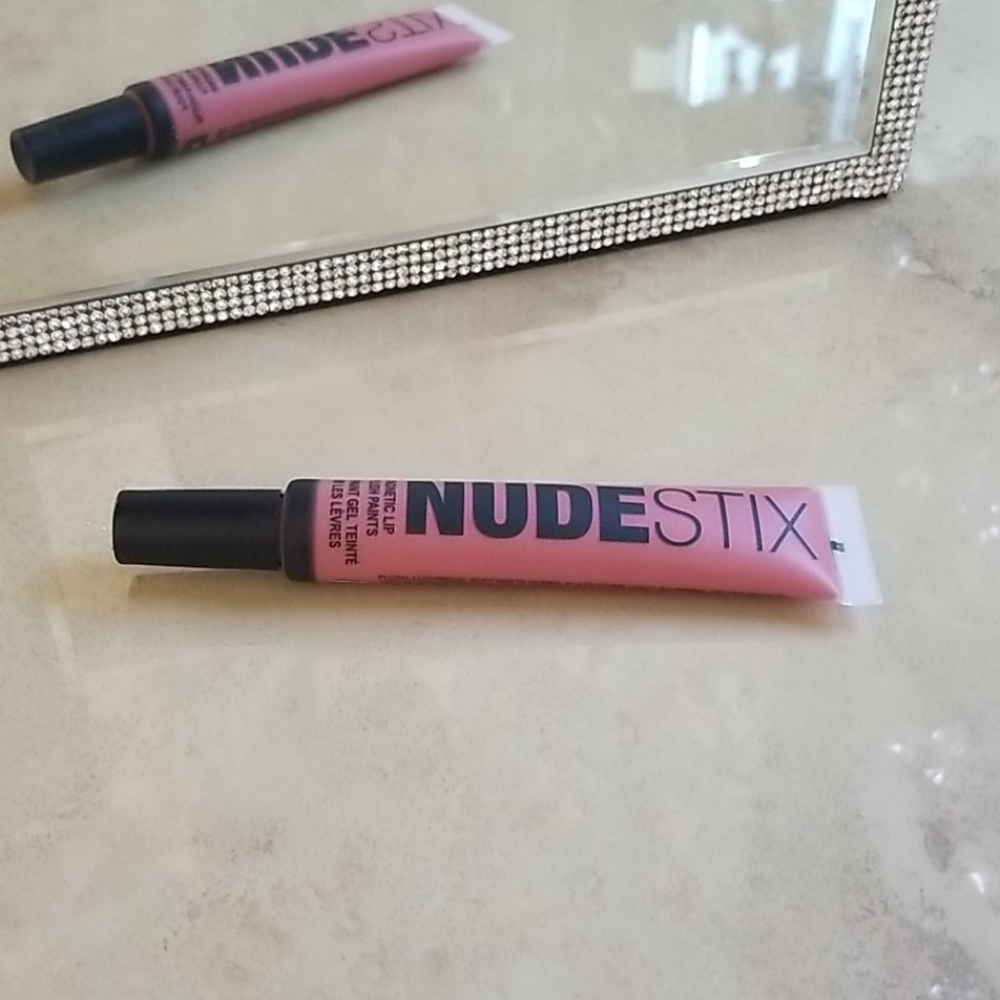 Nudestix magnetic lip